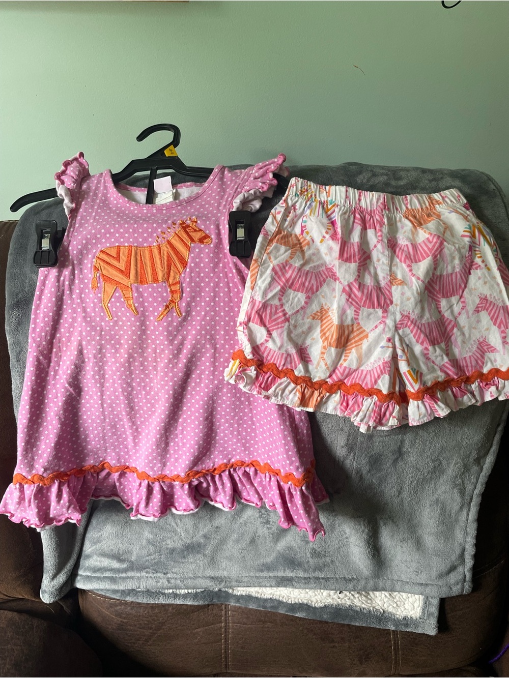 Ricrac & ruffles Girls Pink Zebra Appliqué Set with Ruffle Trim sz 5